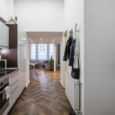Riverside Apartament *